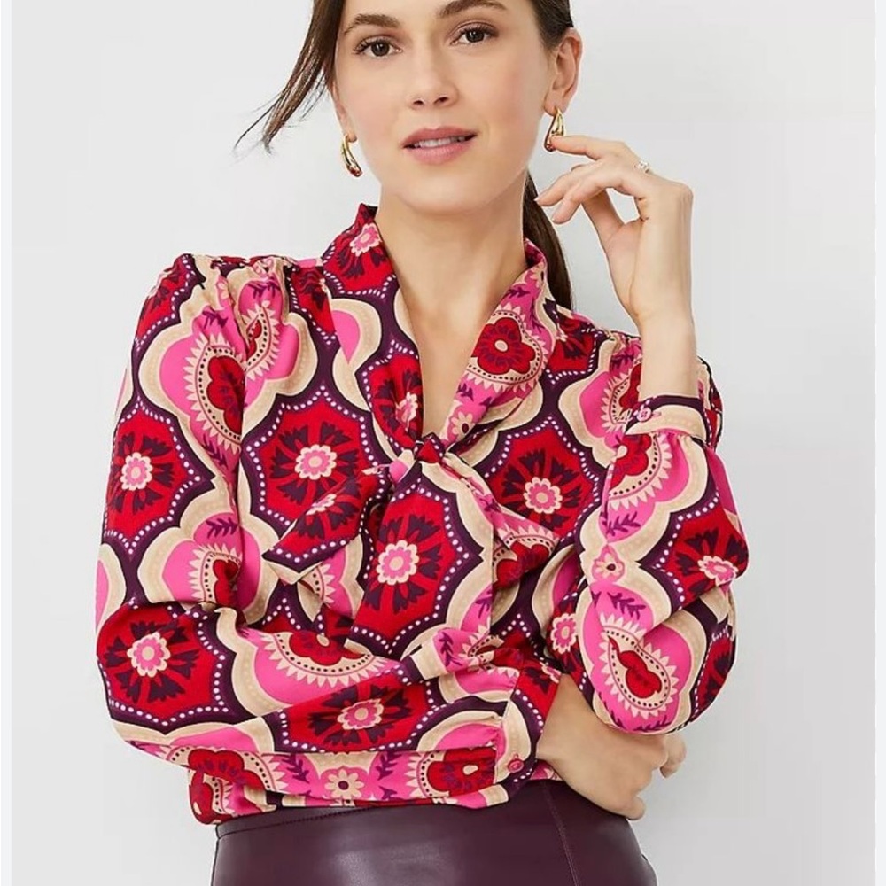 Ann Taylor Floral Mixed Media Tie Neck in Melrose Pink Top Blouse Size Small - Picture 2 of 16